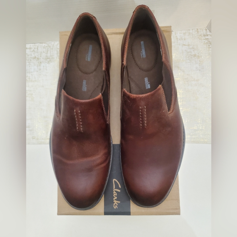 Clarks Man, brown, Hinman Leather Step Oxford Loafer Slip On Round Toe. Sz 10